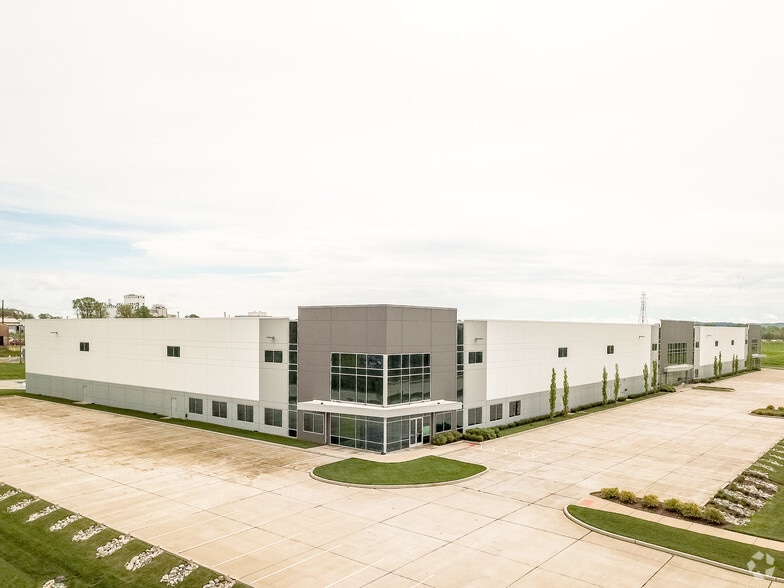 230 Carondelet Commons Blvd, Saint Louis, MO for lease - Primary Photo - Image 2 of 3