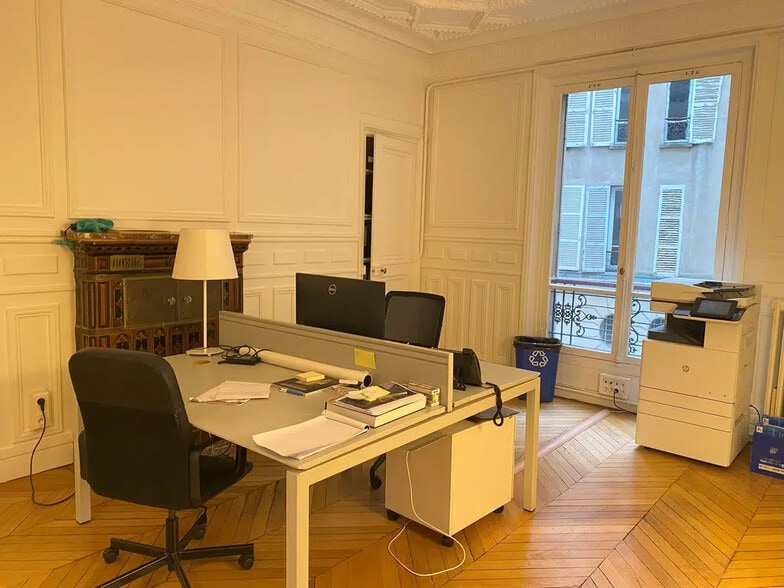 Office in Paris for lease - Interior Photo - Image 3 of 7