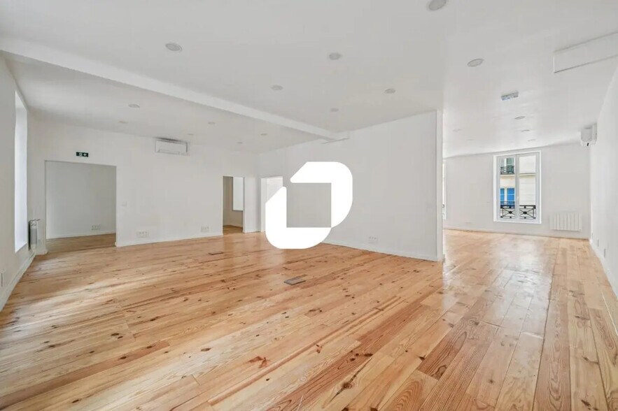 Office in Paris for lease - Interior Photo - Image 3 of 17