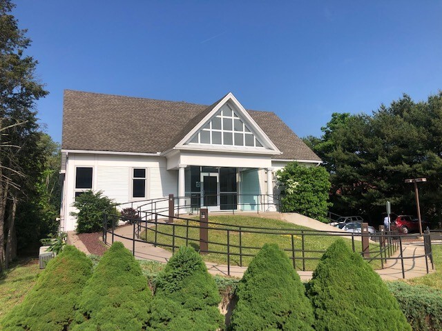 300 Queen St, Southington, CT for lease - Building Photo - Image 2 of 19