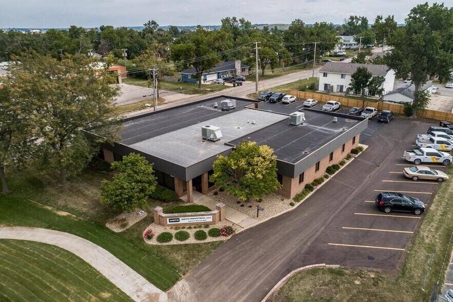 2801 6th St SW, Cedar Rapids, IA for sale - Building Photo - Image 1 of 1