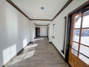 1201 Magnolia Ct, Moore, OK for lease Interior Photo- Image 2 of 8