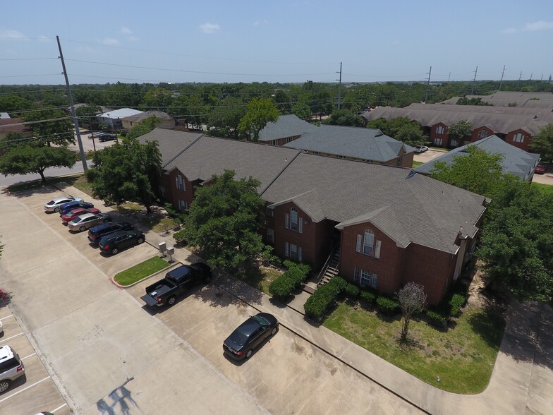 905 Balcones Dr, College Station, TX for sale - Building Photo - Image 1 of 1