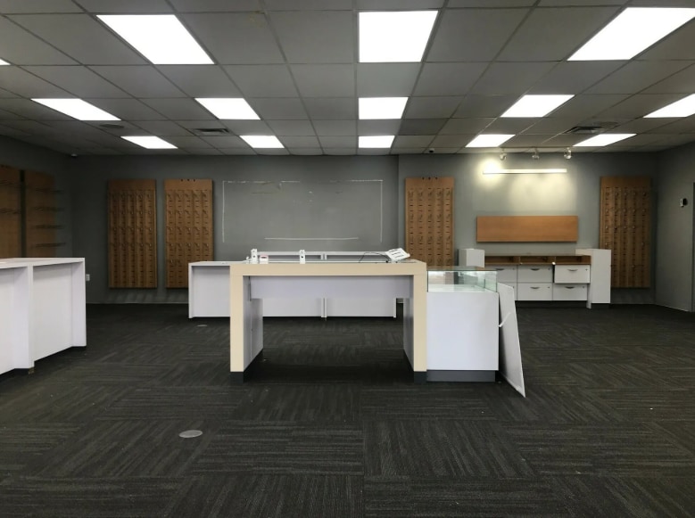 320 Eureka Ave, Wyandotte, MI for lease - Interior Photo - Image 3 of 5