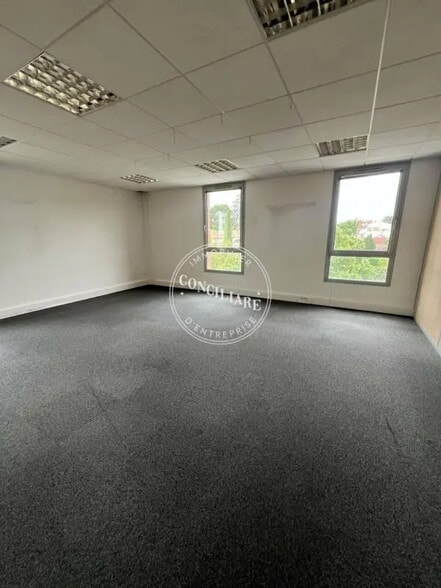 Office in Toulouse for lease - Interior Photo - Image 2 of 5