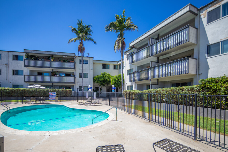 2401 Seaside St, San Diego, CA for sale - Building Photo - Image 1 of 43