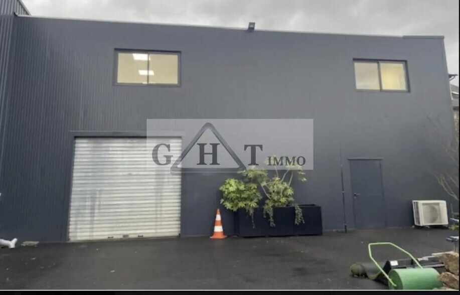 Industrial in Eaubonne for lease - Building Photo - Image 1 of 1