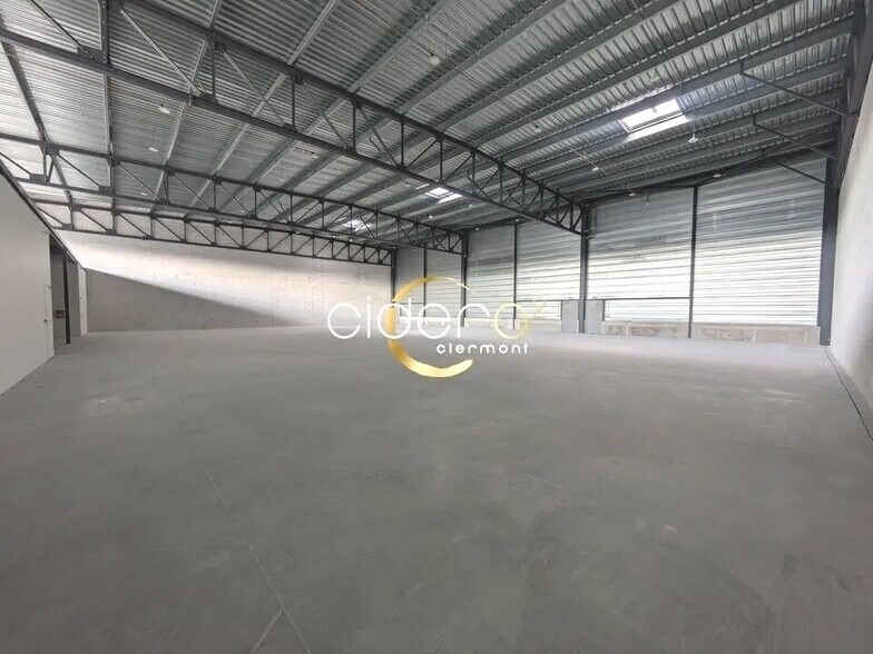 Flex in COURNON-D'AUVERGNE for lease - Interior Photo - Image 2 of 7