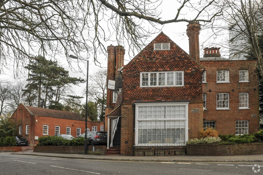 High St, Pinner, HA5 5QA Elthorne Gate