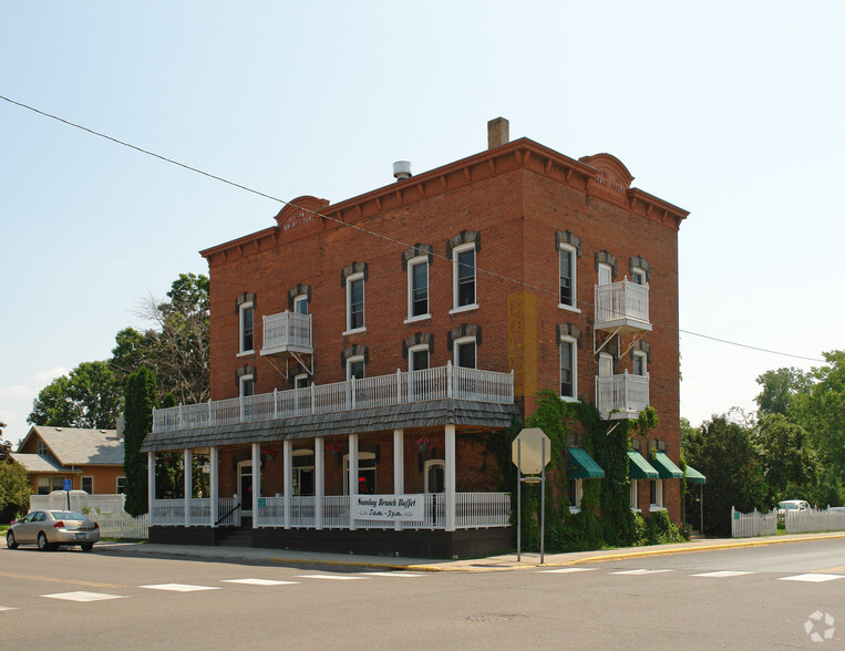 80 4th St W, Rush City, MN for sale - Primary Photo - Image 1 of 1