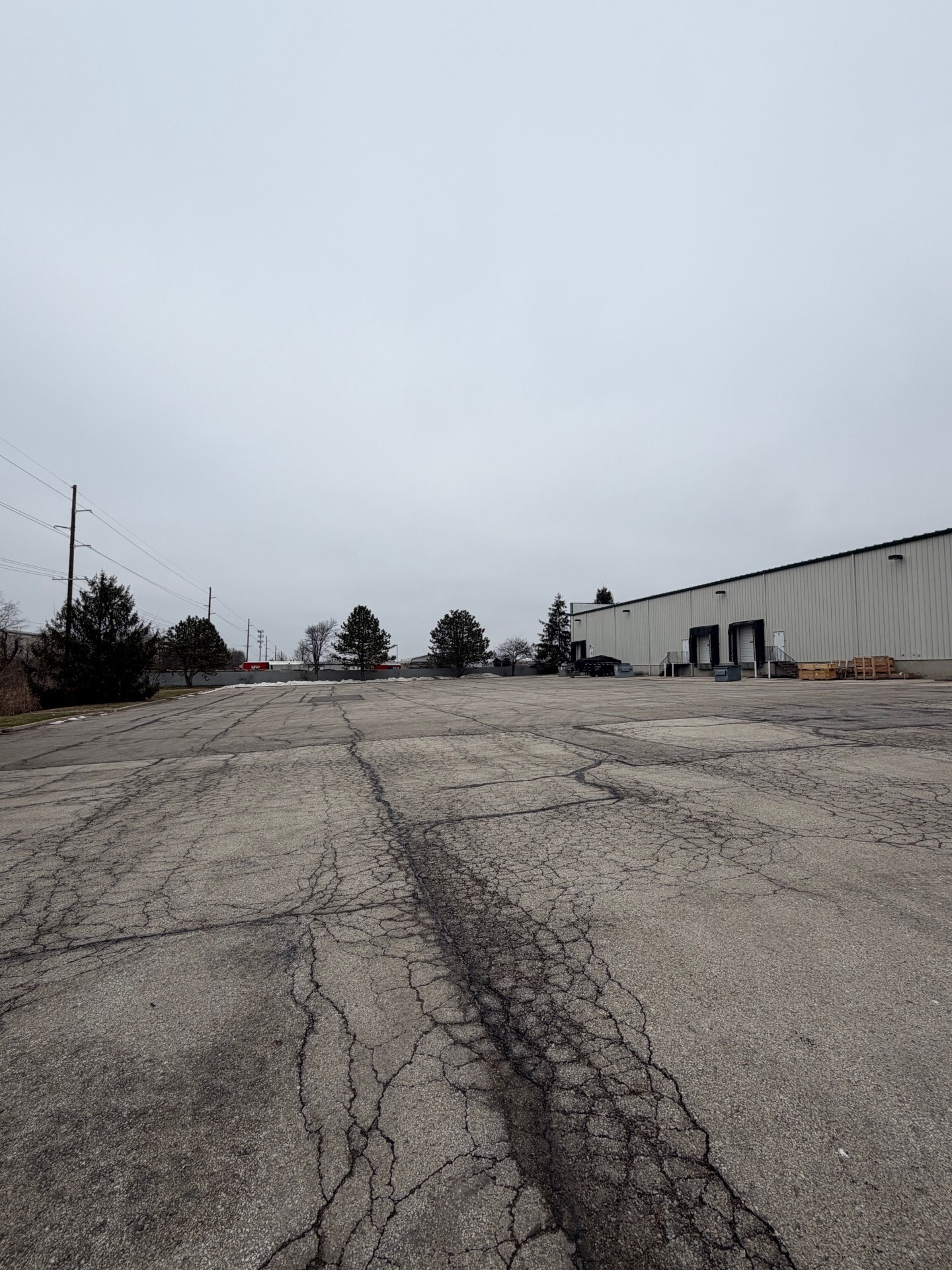 19000 W 158th St, Olathe, KS for lease Interior Photo- Image 1 of 8