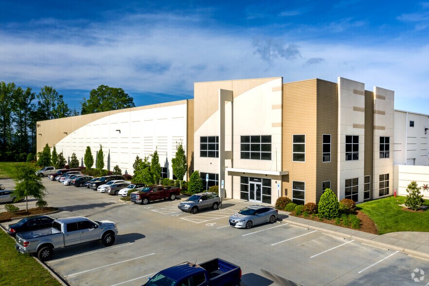 874 Paragon Way, Rock Hill, SC for sale - Primary Photo - Image 1 of 1