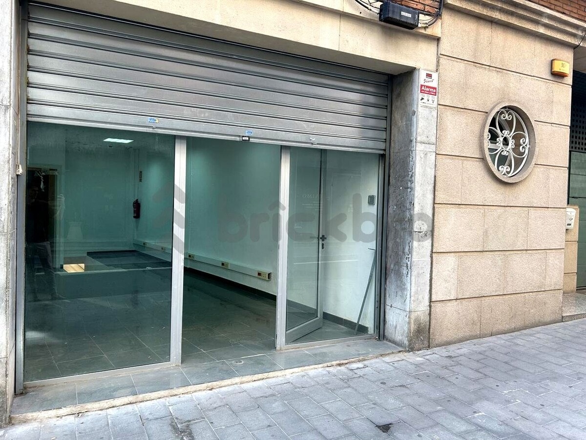 Barcelona, BAR 08006 - Unit 2 - - Interior Photo - Image 1 of 13