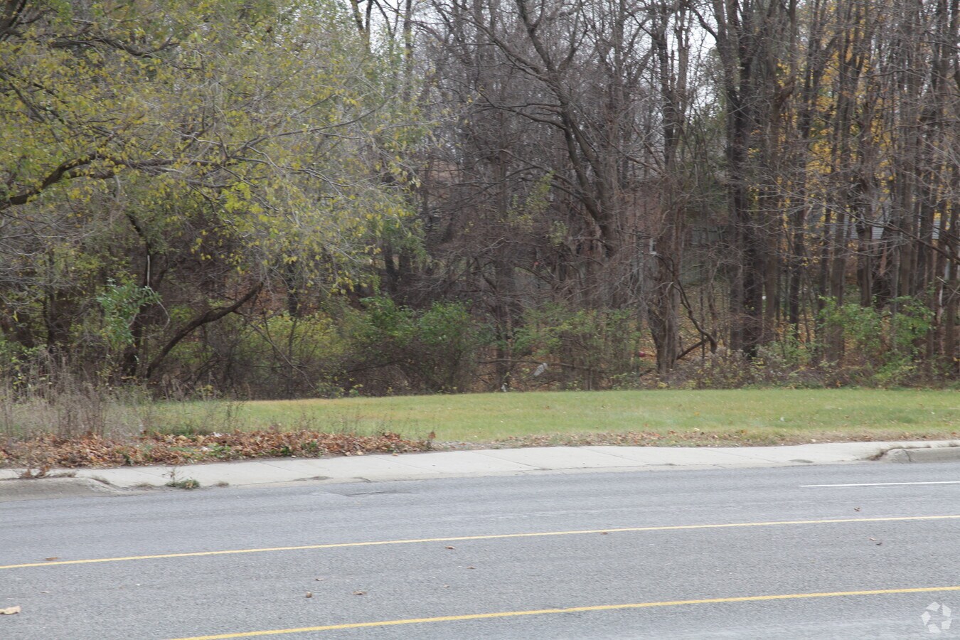 104 N Drake Rd, Kalamazoo, MI 49009