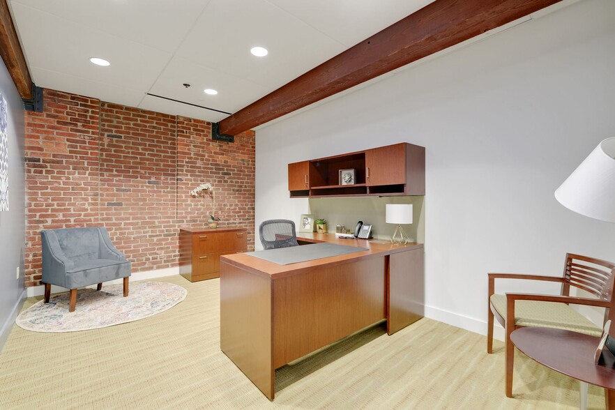 1050 30th St NW, Washington, DC for lease - Interior Photo - Image 1 of 28