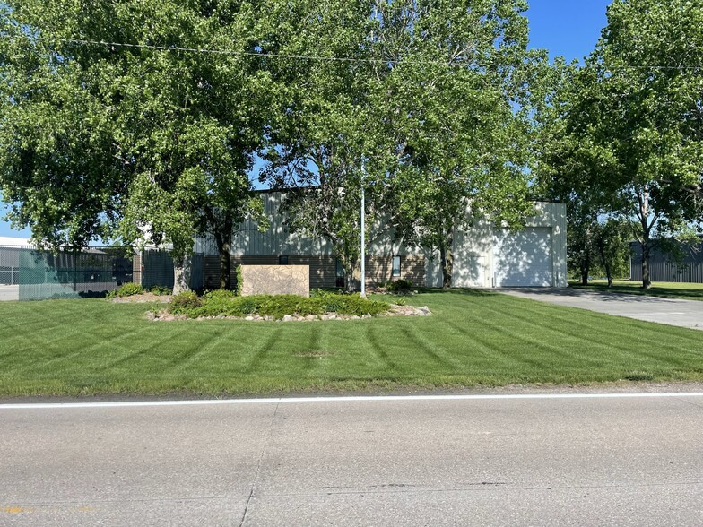 1751 Business Park Dr, Fremont, NE for sale - Primary Photo - Image 1 of 1