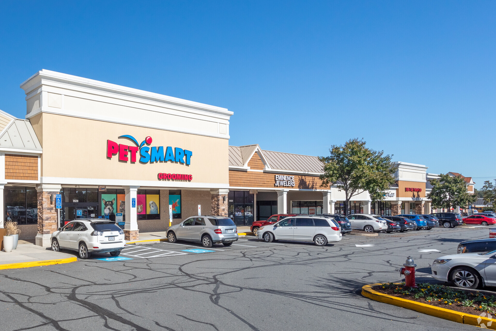 9570 Main St, Fairfax, VA 22031 - Turnpike Shopping Center | LoopNet