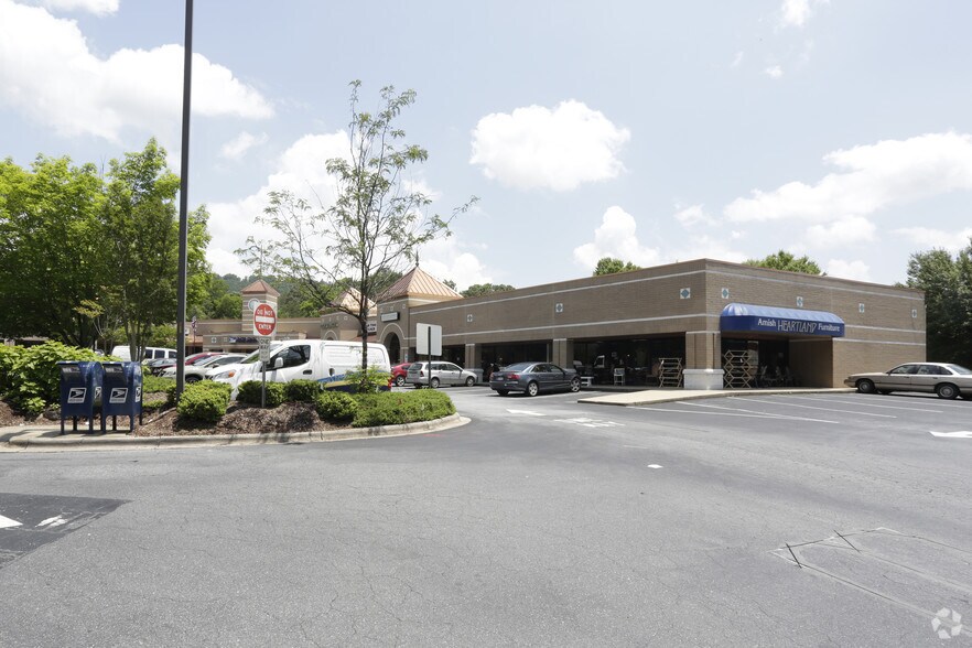 1950 Hendersonville Rd, Asheville, NC for lease - Primary Photo - Image 1 of 12