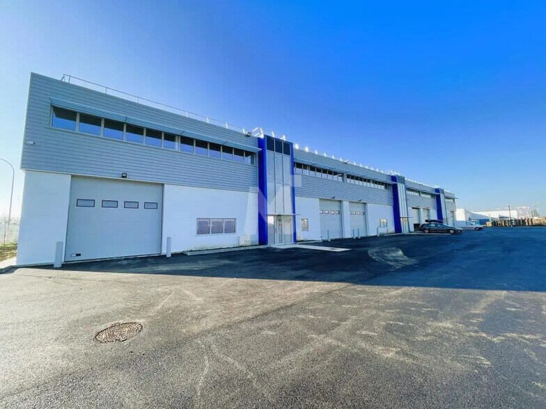 Flex in Brétigny-sur-Orge for lease - Building Photo - Image 1 of 10