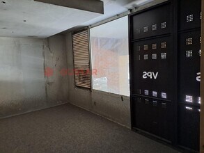 Retail in Barcelona, Barcelona for lease Interior Photo- Image 2 of 6