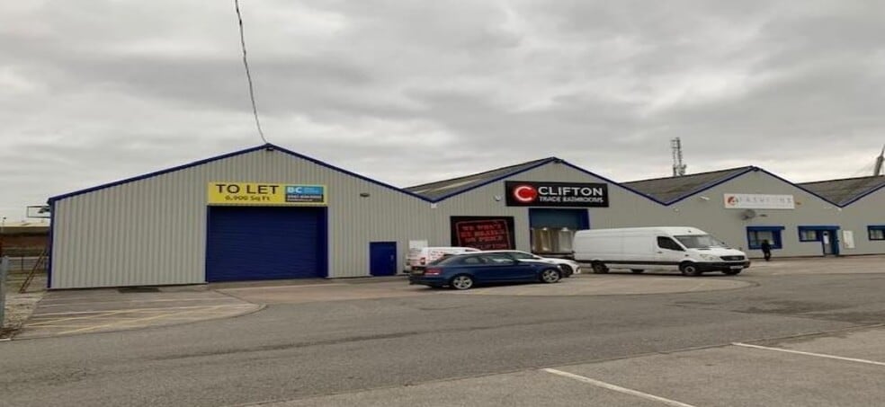 Oldham Rd, Manchester for lease - Building Photo - Image 1 of 1