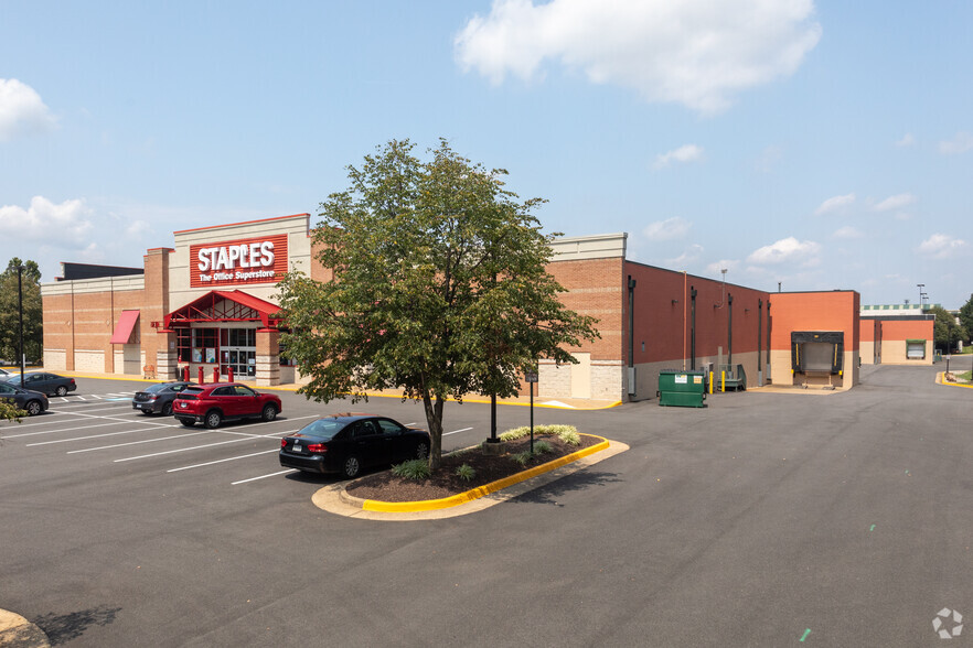 6699-6751 Frontier Dr, Springfield, VA for lease - Building Photo - Image 2 of 6