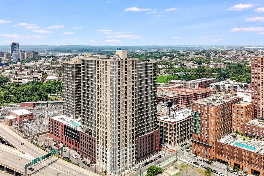 316 15th St, Jersey City, NJ for lease - Building Photo - Image 2 of 5