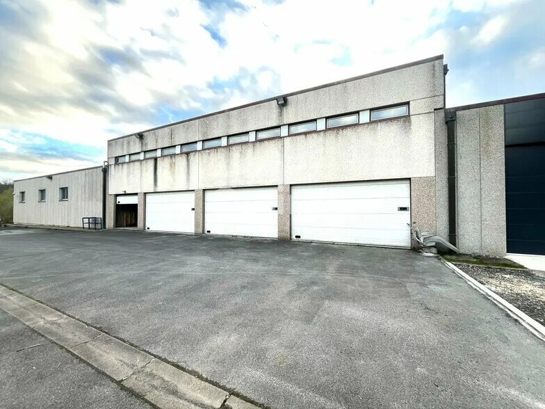 Office in Saint-Gobain for lease - Building Photo - Image 1 of 3