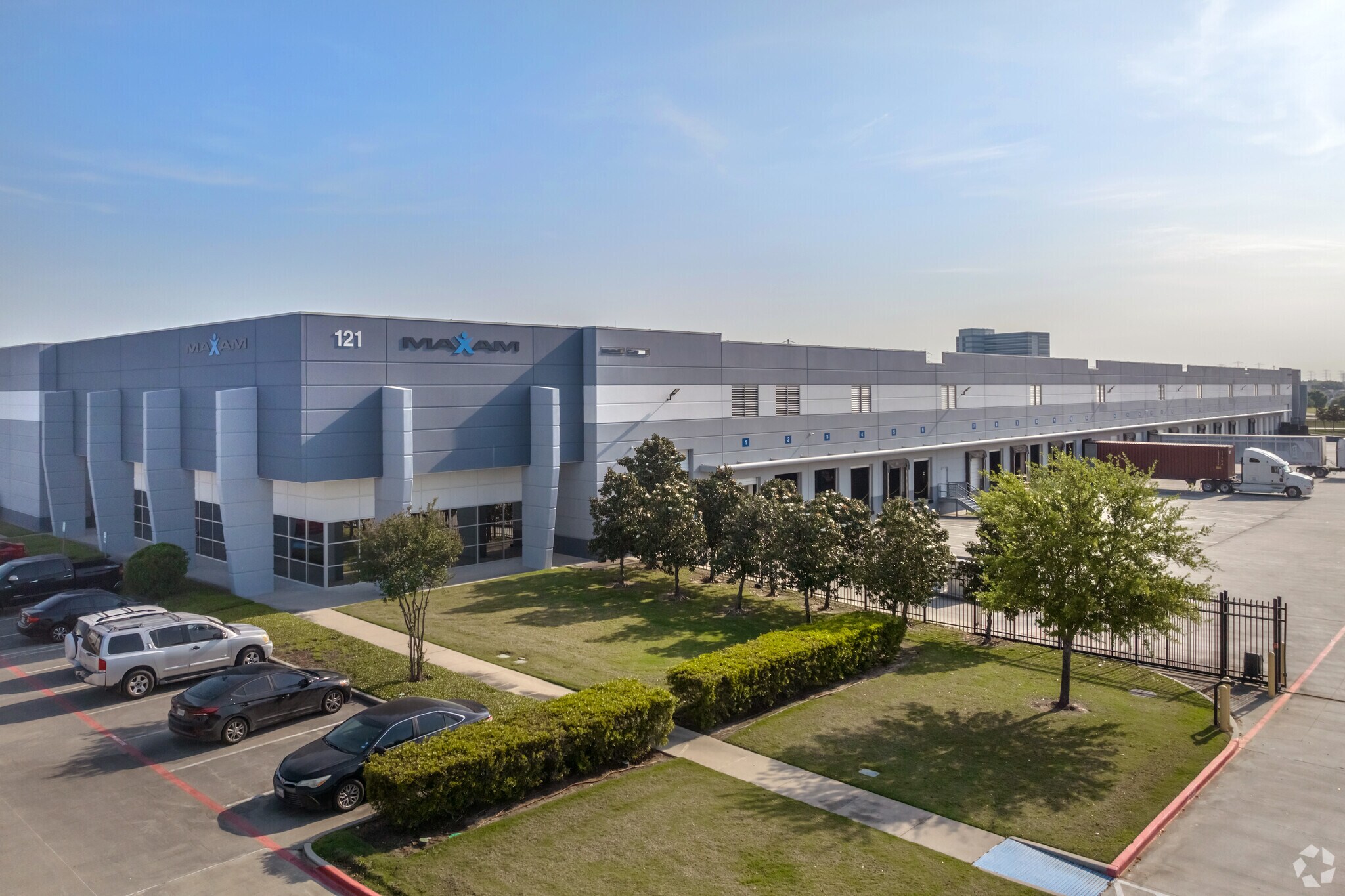 11710 North Freeway, Houston, TX for lease Building Photo- Image 1 of 5