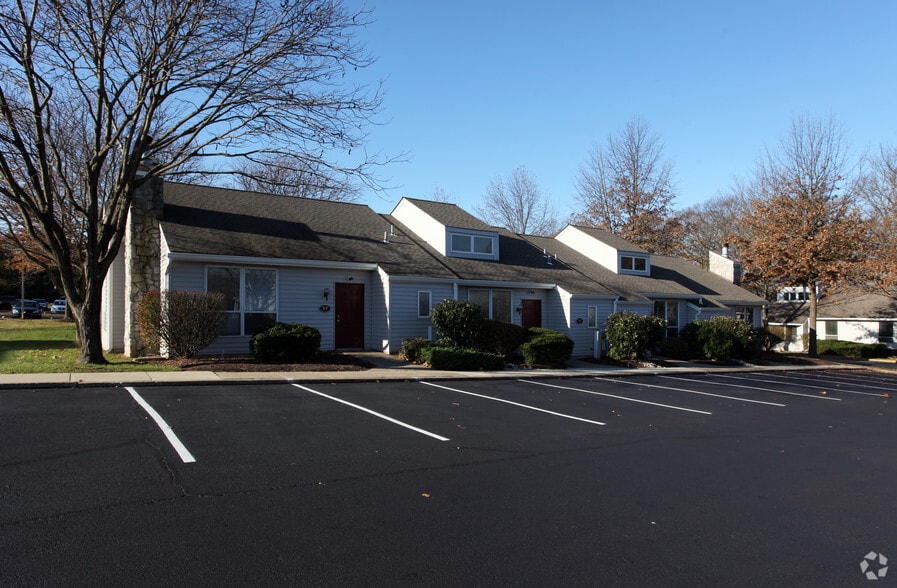 252 W Swamp Rd, Doylestown, PA for sale - Primary Photo - Image 1 of 1