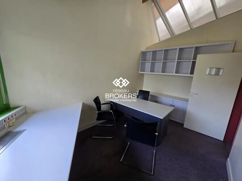 Office in SAINT-OUEN-L'AUMONE for lease - Interior Photo - Image 3 of 4