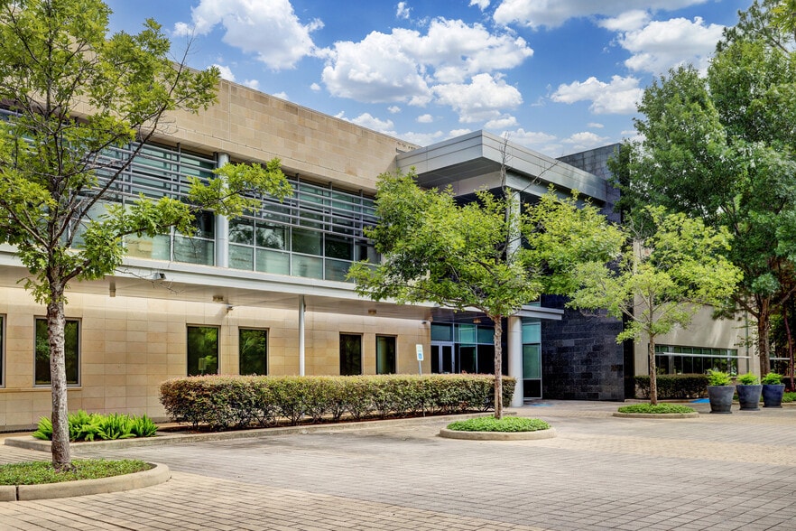4601 Westway Park Blvd, Houston, TX for lease - Building Photo - Image 1 of 4