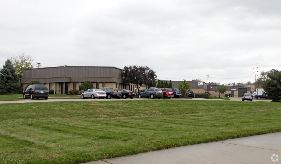 1314 Centerview Cir, Copley, OH for sale - Building Photo - Image 1 of 1