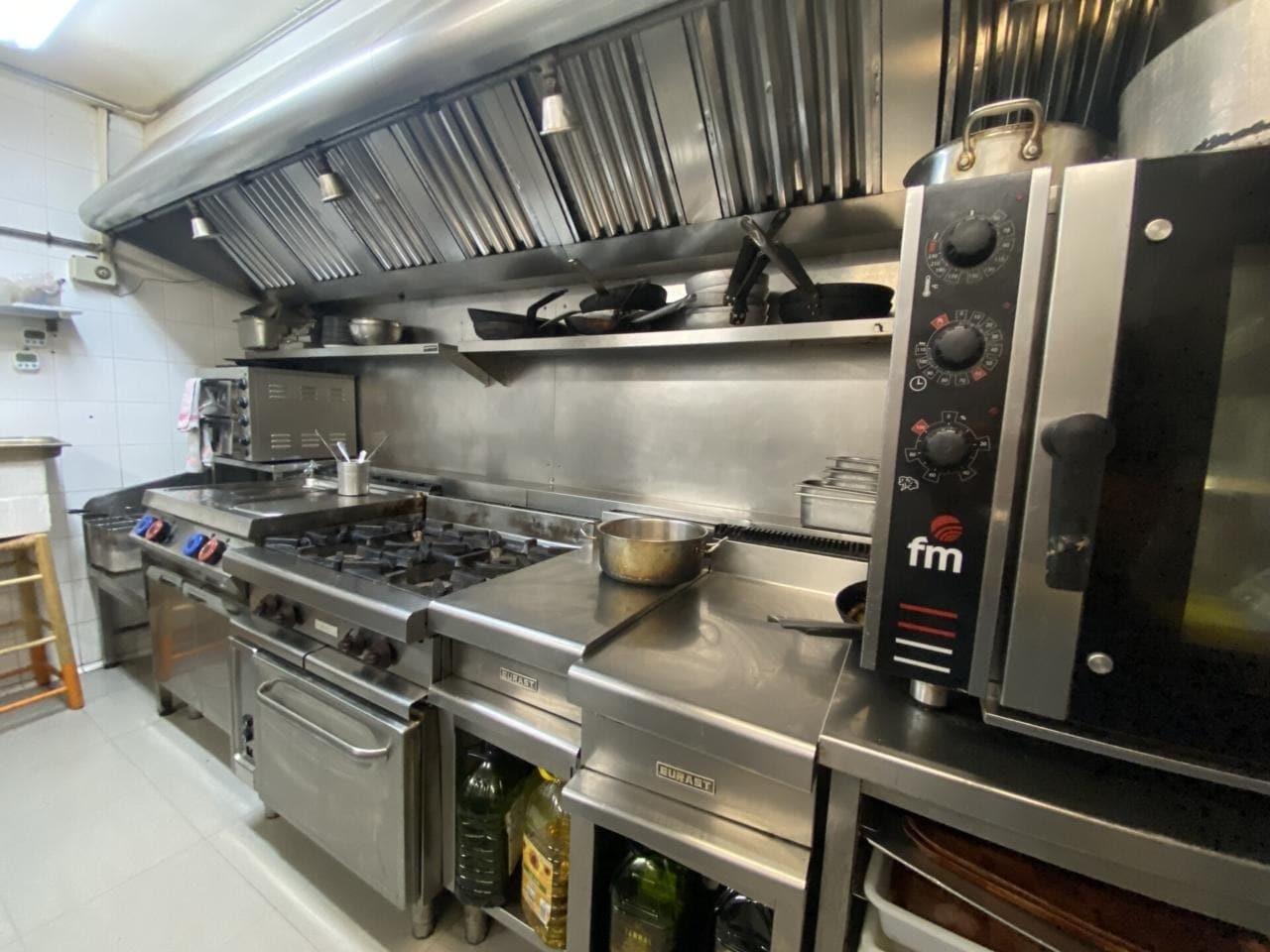 Retail in Barcelona, Barcelona for lease Interior Photo- Image 1 of 1