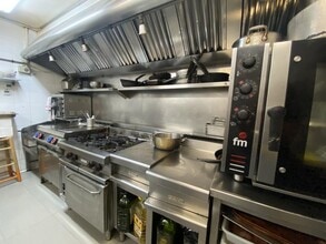 Retail in Barcelona, Barcelona for lease Interior Photo- Image 1 of 1