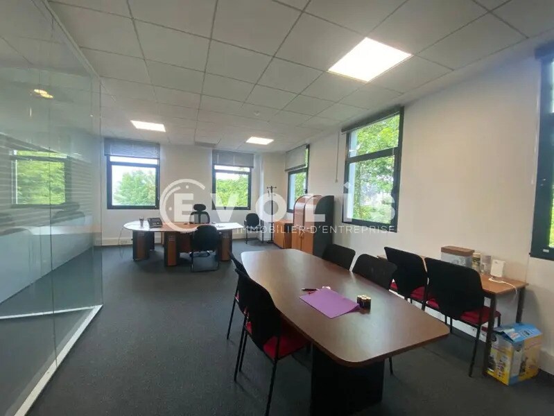 Office in Créteil for lease Interior Photo- Image 1 of 18
