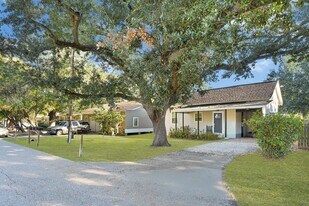 404 W 3rd St, League City TX - Airbnb Property