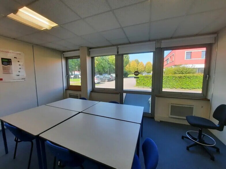 Office in Mont-Saint-Aignan for lease - Building Photo - Image 3 of 13