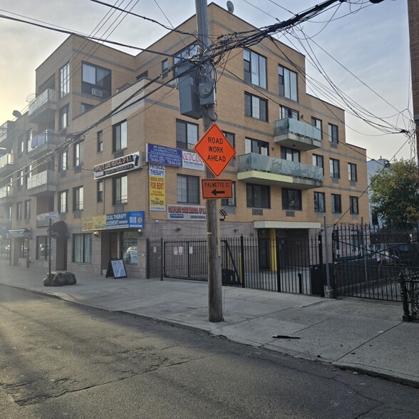 311 St Nicholas Ave, Ridgewood, NY for lease - Building Photo - Image 2 of 8