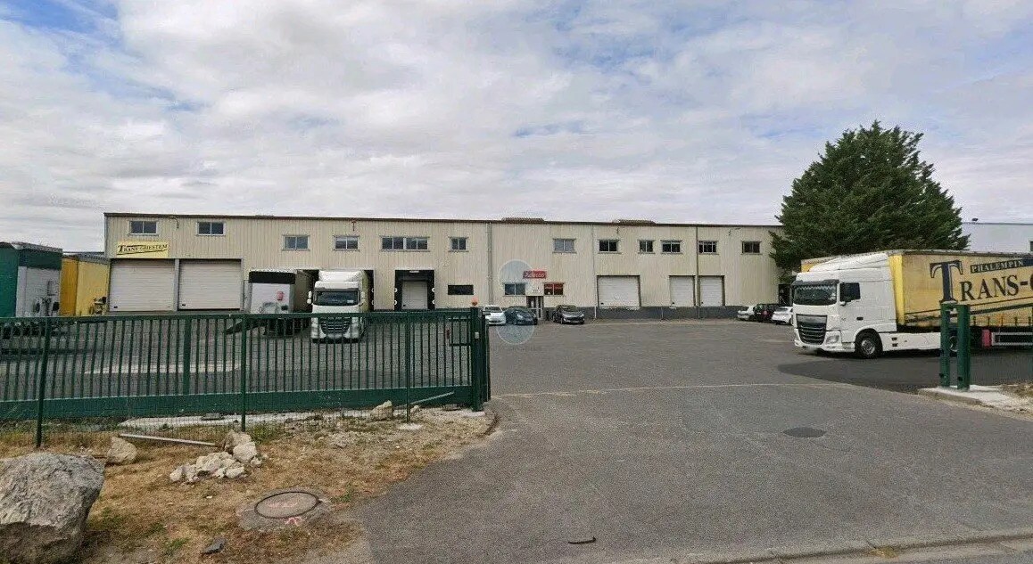 Flex in Ormes for sale Building Photo- Image 1 of 2