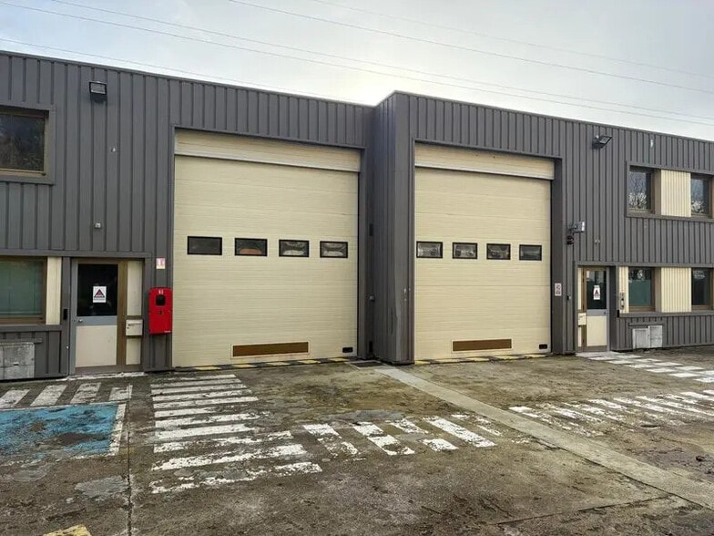 Office in Neuilly-sur-Marne for lease - Building Photo - Image 1 of 18