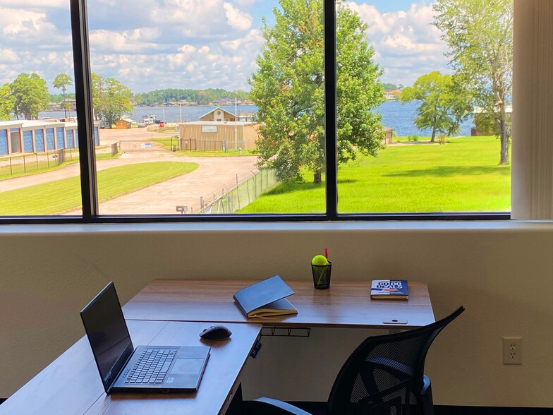 96 Beach Walk Blvd, Conroe, TX for lease - Interior Photo - Image 3 of 21