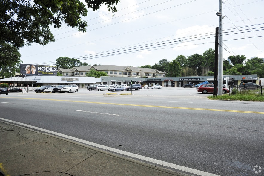 3263-3279 Roswell Rd, Atlanta, GA for lease - Primary Photo - Image 2 of 3