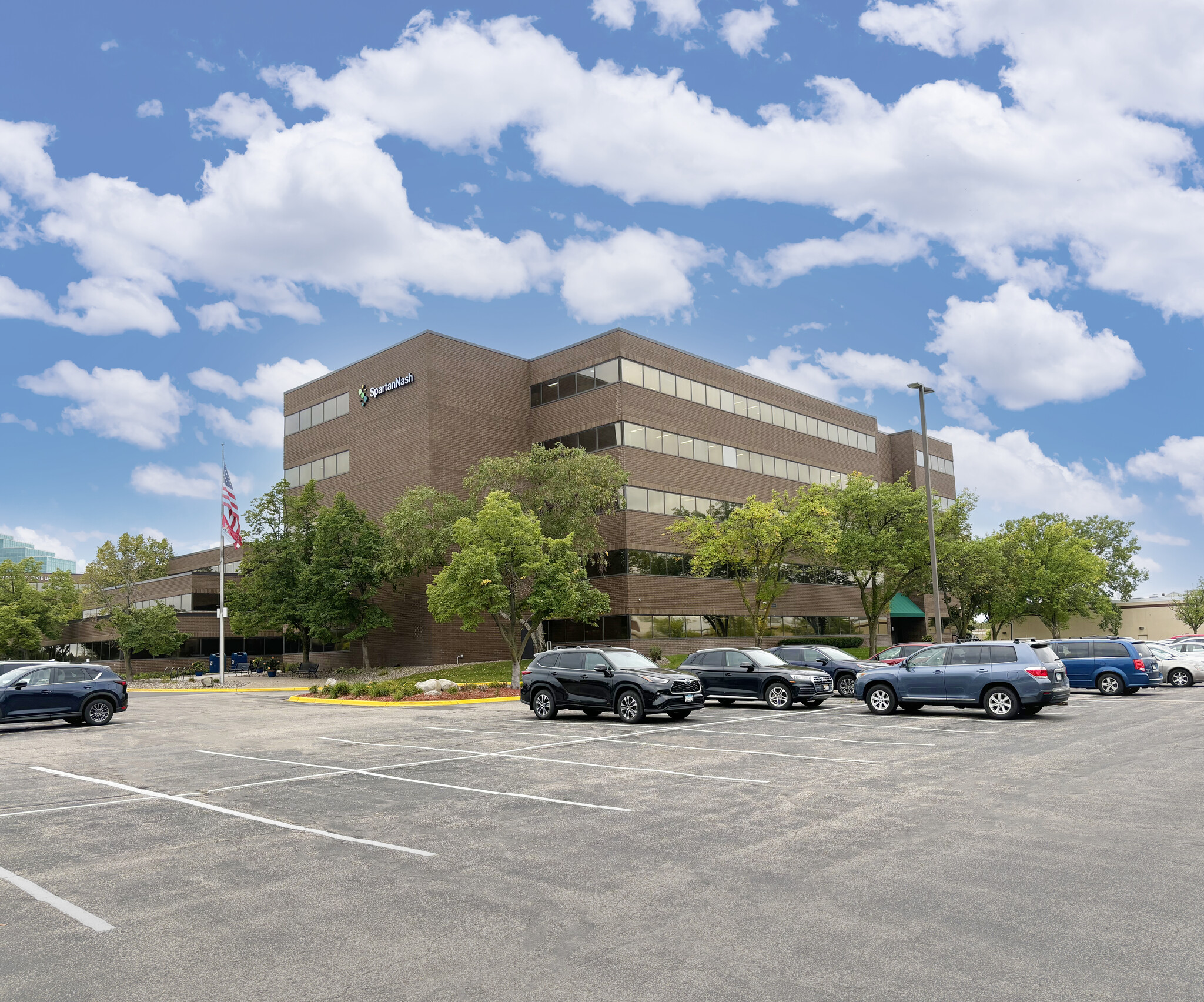 7600 S France Ave, Edina, MN for lease Building Photo- Image 1 of 10