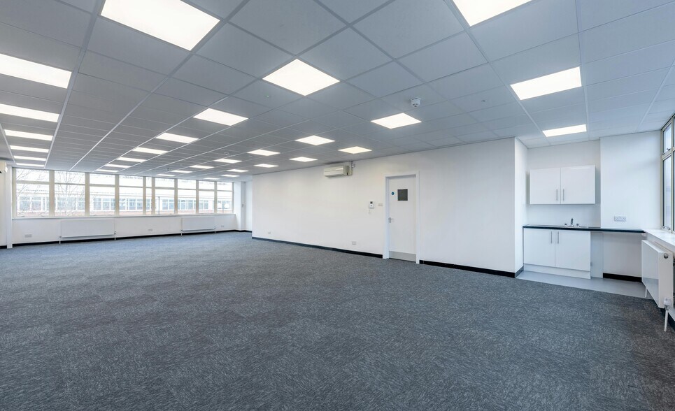 Ely Rd, Reading for lease - Building Photo - Image 3 of 9