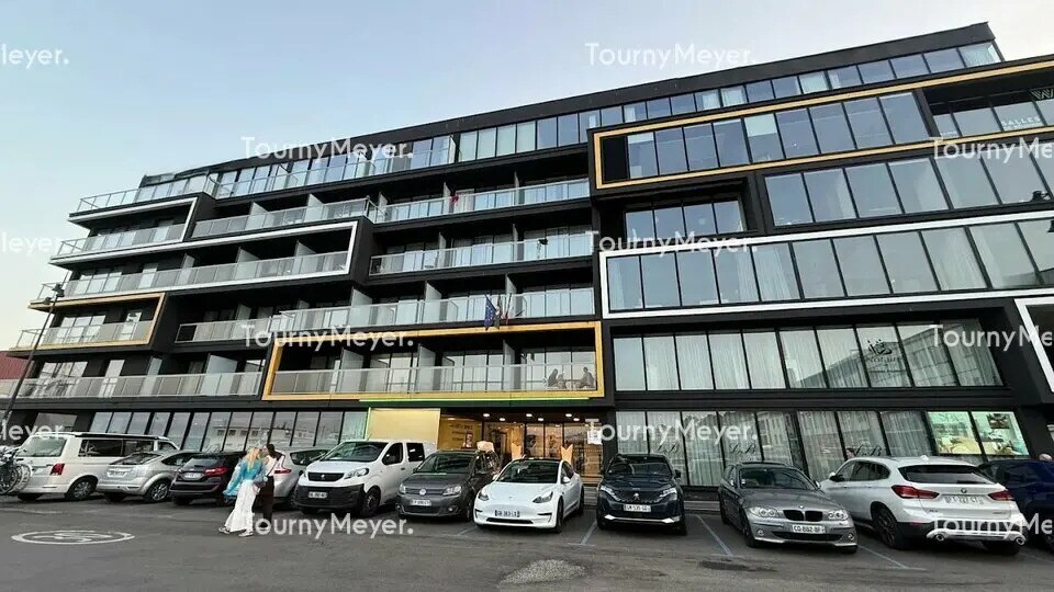 Office in Brest for lease - Building Photo - Image 1 of 7