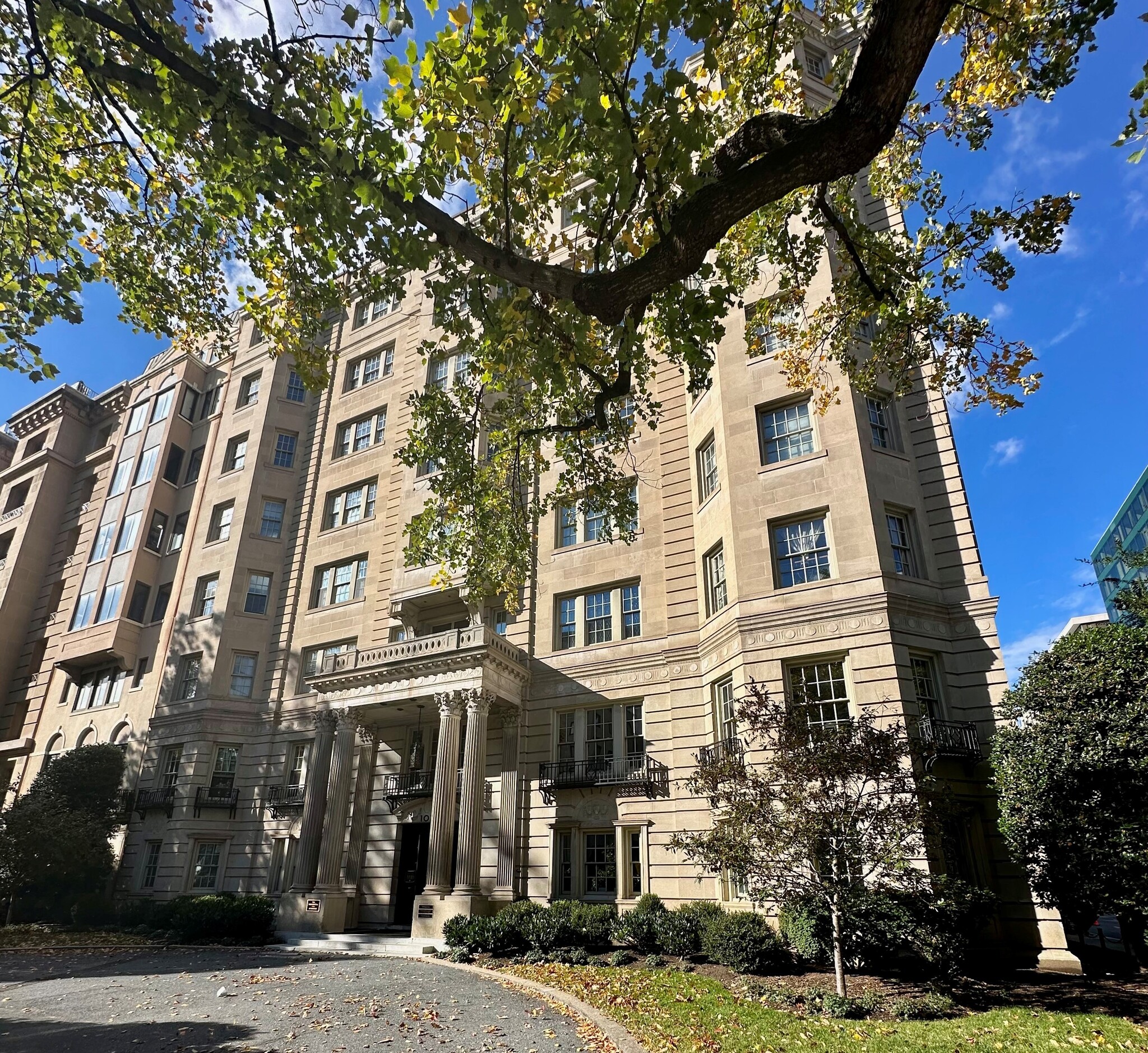 1026 16th St NW, Washington, DC for lease Interior Photo- Image 1 of 11