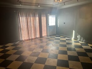 24262 Walnut St, Newhall, CA for lease Interior Photo- Image 2 of 2