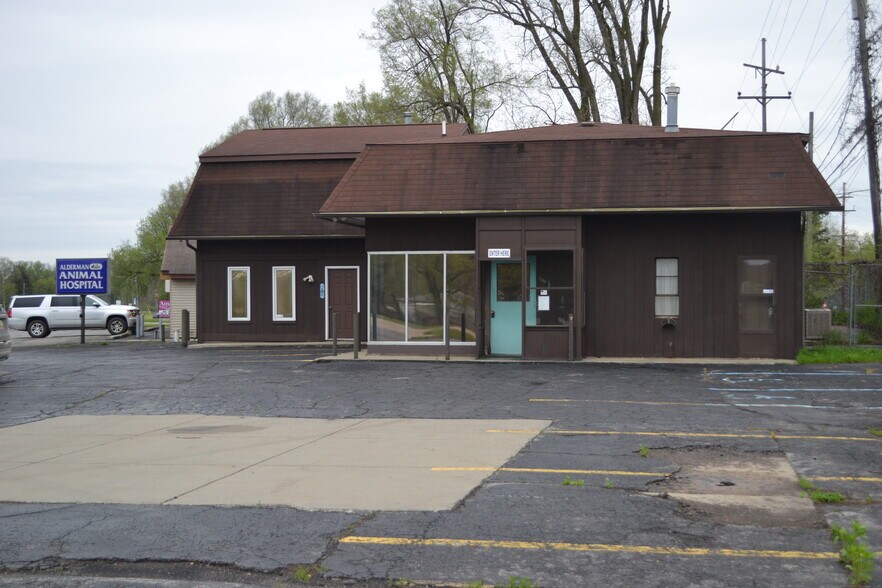 2140 S Ortonville Rd, Ortonville, MI 48462