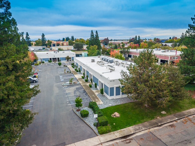 Gold Canal Data Center portfolio of 2 properties for sale on LoopNet.com - Building Photo - Image 2 of 10